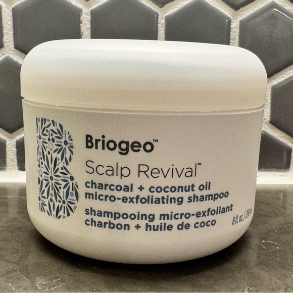 🌿 Briogeo Scalp Revival Micro‑Exfoliating Shampoo — Full Size (8 oz) - Picture 2 of 9